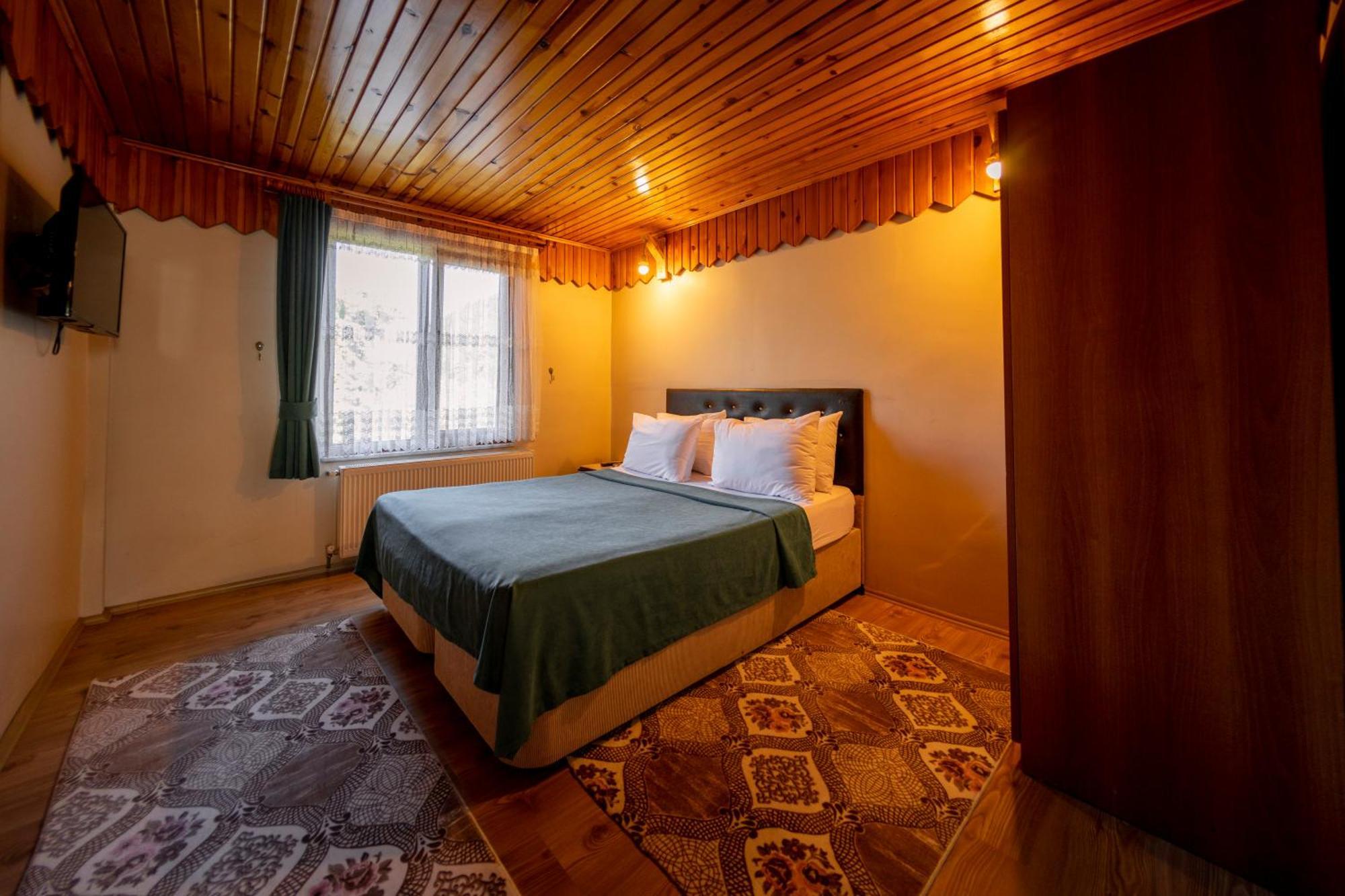 Bed and Breakfast Abant Zuemruet Dag Evi Dereceören Exterior foto